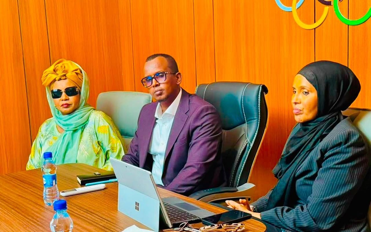 Wasiirka Dhalinyarada iyo Ciyaaraha Koonfur Galbeed oo Booqday Guddiga Olombikada Soomaaliyeed