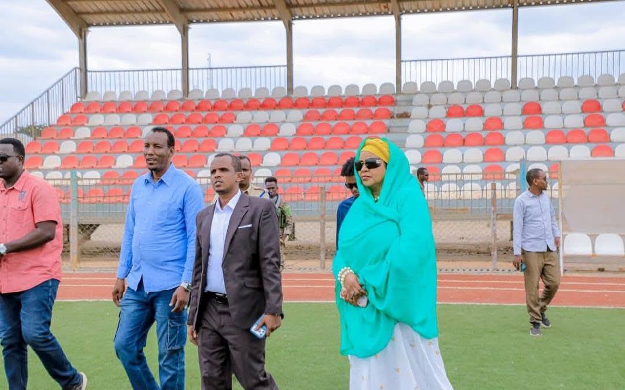Wasiirka Dhalinyarada iyo Ciyaaraha oo Kormeer ku Sameeyay Garoonka Dr. Ayuub ee Baydhabo